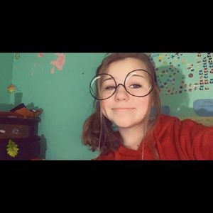 Meet your Posher, Caitlyn